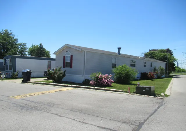 Photo 1 of Manufactured home for sale at 8800 S Harlem Ave #1992, Bridgeview, IL 60455 | MLS# 12730329 | Listing updated on 2026-08-17
