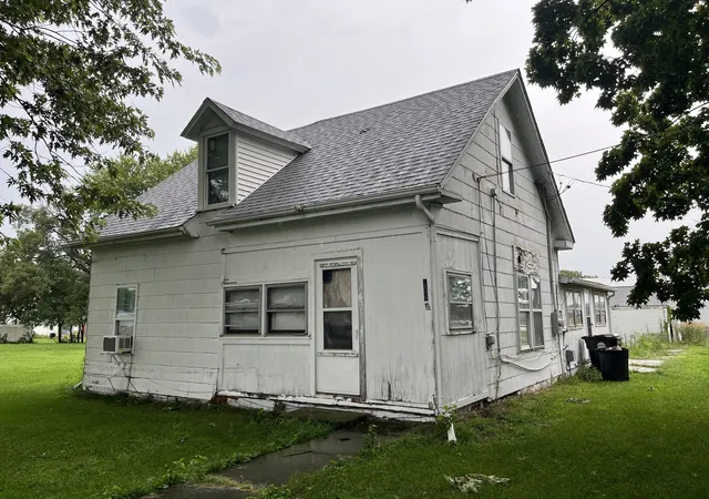 Photo 1 of Single family home for sale at 104 N Elm St, Mclean, IL 61754 | MLS# 12730334 | Listing updated on 2026-10-22