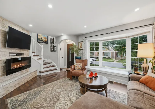 Photo 4 of Single family home for sale at 5046 N Rutherford Ave, Chicago, IL 60656 | MLS# 12730341 | Listing updated on 2026-09-29