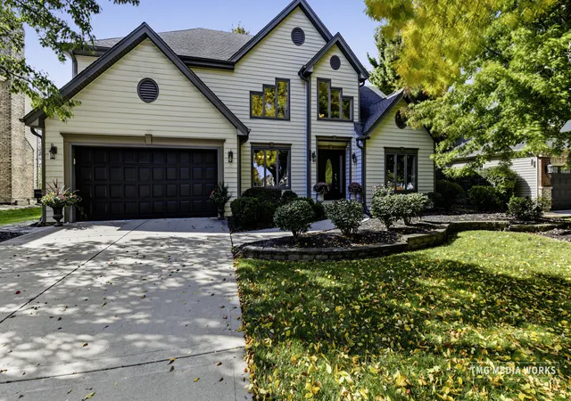 Photo 3 of Single family home for sale at 516 Prairie Knoll Dr, Naperville, IL 60565 | MLS# 12730364 | Listing updated on 2026-10-22