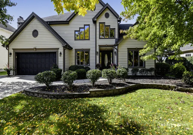 Photo 2 of Single family home for sale at 516 Prairie Knoll Dr, Naperville, IL 60565 | MLS# 12730364 | Listing updated on 2026-10-22
