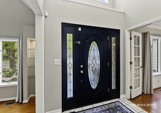 Photo 4 of Single family home for sale at 516 Prairie Knoll Dr, Naperville, IL 60565 | MLS# 12730364 | Listing updated on 2026-10-22