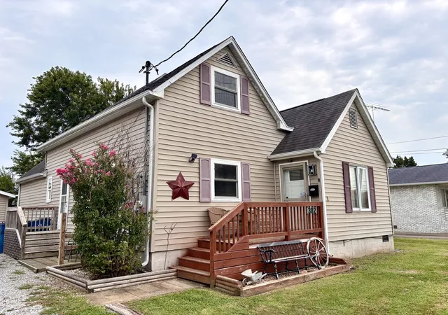 Photo 1 of Single family home for sale at 302 N Emma St, Christopher, IL 62822 | MLS# 12730369 | Listing updated on 2026-10-07