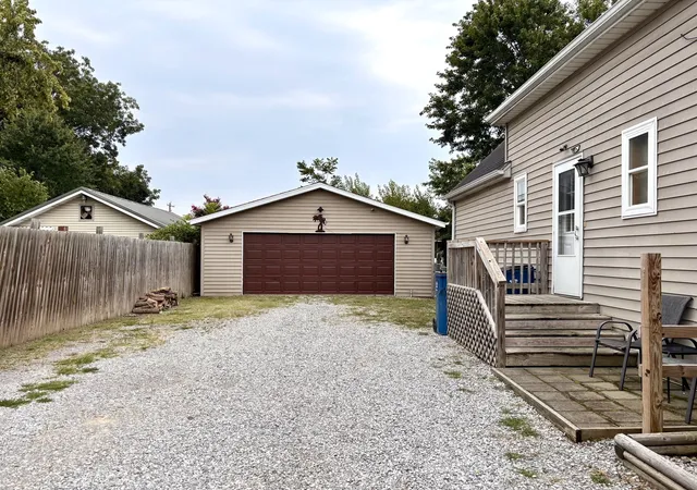 Photo 2 of Single family home for sale at 302 N Emma St, Christopher, IL 62822 | MLS# 12730369 | Listing updated on 2026-10-07