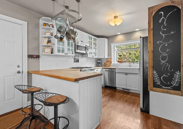 Photo 2 of Single family home for sale at 365 Hampshire Ln, Lakewood, IL 60014 | MLS# 12730377 | Listing updated on 2026-09-12