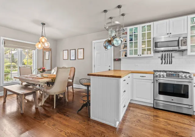 Photo 3 of Single family home for sale at 365 Hampshire Ln, Lakewood, IL 60014 | MLS# 12730377 | Listing updated on 2026-09-12