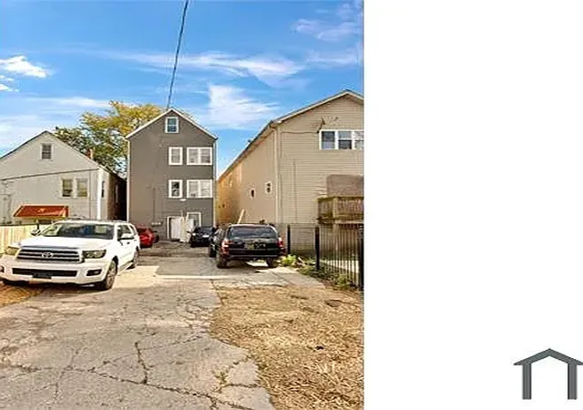 Listing Photo 2 - Condo for sale in building located at 5144 S Hermitage Ave, Chicago, IL 60609 - Unit #