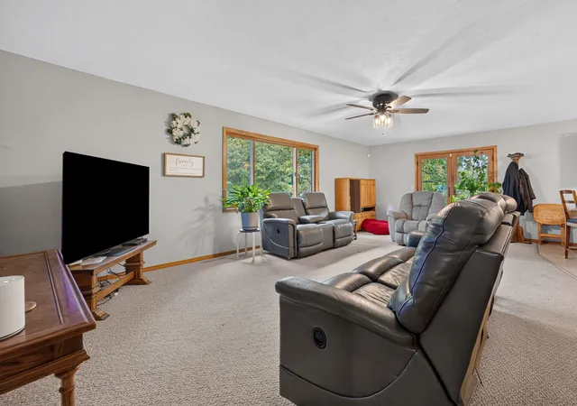 Photo 3 of Single family home for sale at 1512 Courtland Ave, Normal, IL 61761 | MLS# 12730398 | Listing updated on 2026-10-06