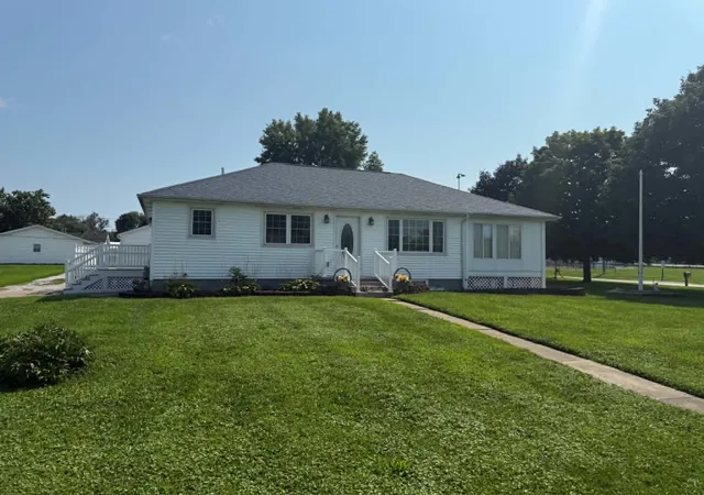 Photo 1 of Single family home for sale at 206 6th Avenue E, Andalusia, IL 61232 | MLS# 12730399 | Listing updated on 2026-08-31