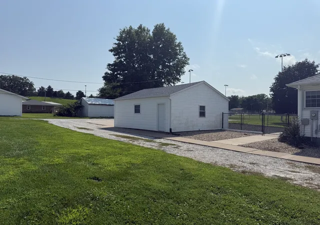 Photo 28 of Single family home for sale at 206 6th Avenue E, Andalusia, IL 61232 | MLS# 12730399 | Listing updated on 2026-08-31