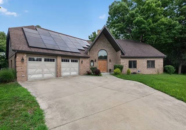 Single family home for sale at 310 Bayview Ct, Danville, IL 61832 | MLS# 12730418