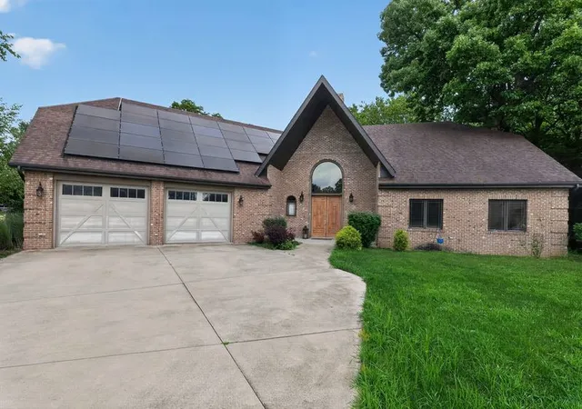 Photo 3 of Single family home for sale at 310 Bayview Ct, Danville, IL 61832 | MLS# 12730418 | Listing updated on 2026-09-27