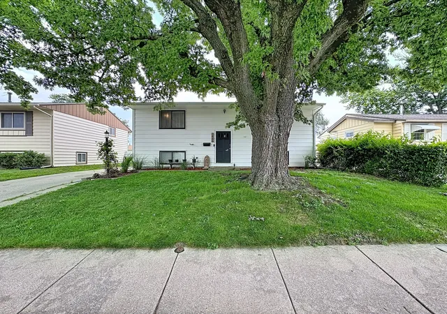Photo 2 of Single family home for sale at 3446 3rd St A, East Moline, IL 61244 | MLS# 12730426 | Listing updated on 2026-08-17