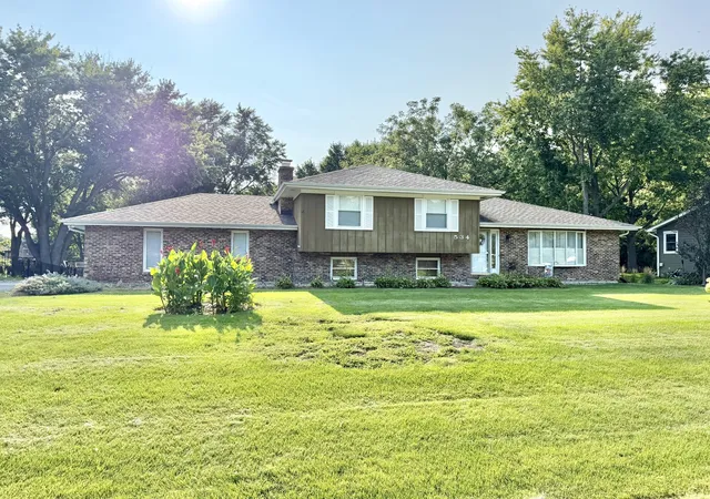 Single family home for sale at 11s534 Whittington Ln, Naperville, IL 60564 | MLS# 12730451