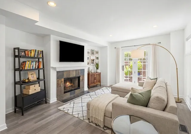 Photo 2 of Condo for sale at 3835 N Ashland Ave #1G, Chicago, IL 60613 | MLS# 12730466 | Listing updated on 2026-09-14