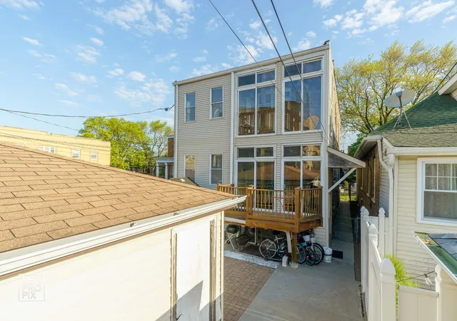 18th image of 4055 W Nelson St, Chicago, IL 60641 | MLS# 12730493