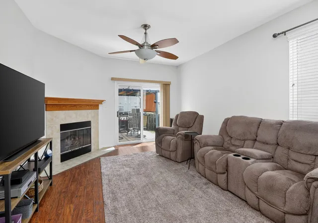 4th image of 8218 Tremont Ln, Joliet, IL 60431 | MLS# 12730536