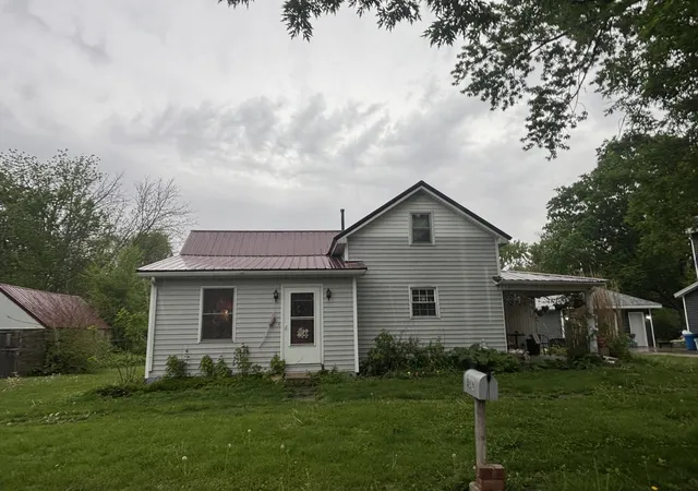 Photo 2 of Single family home for sale at 309 E Walnut St, Piper City, IL 60959 | MLS# 12730588 | Listing updated on 2026-10-01