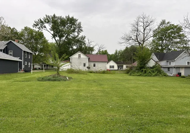 Photo 3 of Single family home for sale at 309 E Walnut St, Piper City, IL 60959 | MLS# 12730588 | Listing updated on 2026-10-01