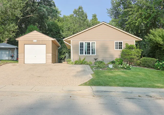 Photo 1 of Single family home for sale at 716 Navajo Dr, Carpentersville, IL 60110 | MLS# 12730602 | Listing updated on 2026-09-15
