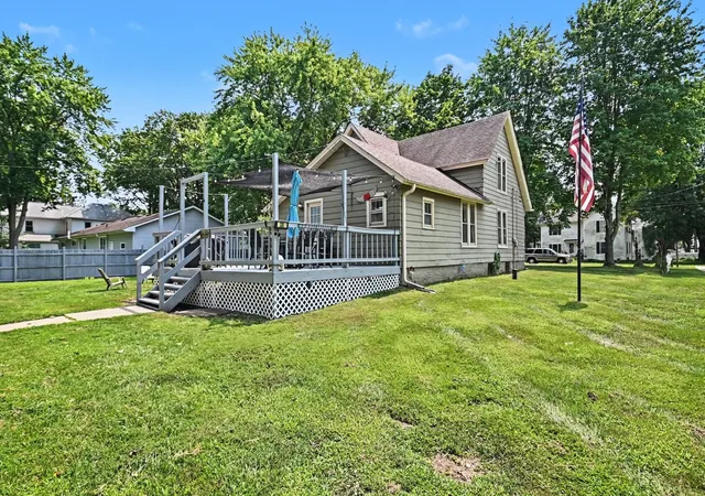 Photo 3 of Single family home for sale at 330 Pleasant St, Sheridan, IL 60551 | MLS# 12730640 | Listing updated on 2026-10-07