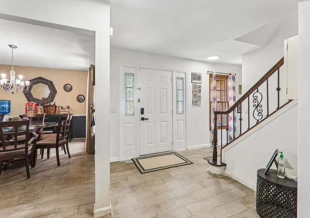 4th image of 1213 Johnson Dr, Naperville, IL 60540 | MLS# 12730644