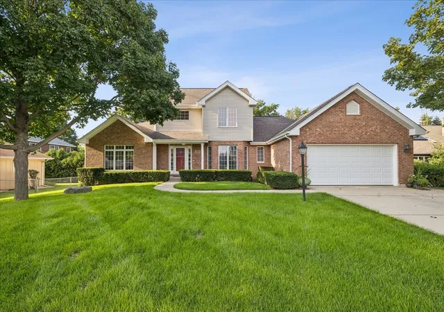 Single family home for sale at 3510 W Shepherd Hl Ln, McHenry, IL 60050 | MLS# 12730670