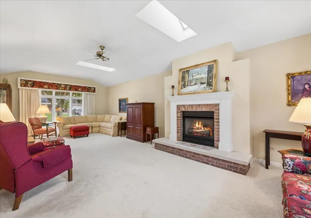 Photo 4 of Single family home for sale at 3510 W Shepherd Hl Ln, Mc Henry, IL 60050 | MLS# 12730670 | Listing updated on 2026-09-26