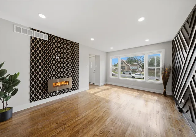 Photo 4 of Single family home for sale at 8642 S Indiana Ave, Chicago, IL 60619 | MLS# 12730677 | Listing updated on 2026-08-30