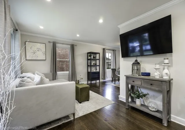 Photo 4 of Single family home for sale at 3812 W Hull St, Skokie, IL 60076 | MLS# 12730688 | Listing updated on 2026-10-06