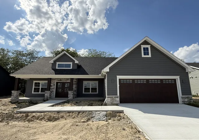 Single family home for sale at 1913 S Stone Crk Blvd, Urbana, IL 61802 | MLS# 12730711