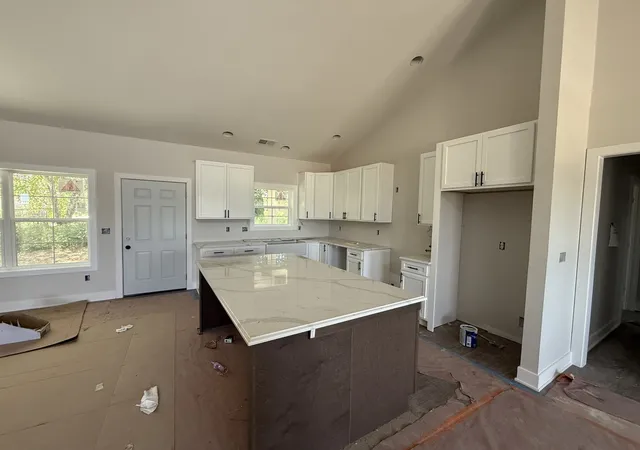 Photo 3 of Single family home for sale at 1913 S Stone Crk Blvd, Urbana, IL 61802 | MLS# 12730711 | Listing updated on 2026-09-18