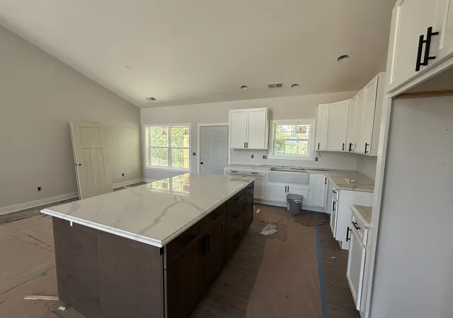 Photo 4 of Single family home for sale at 1913 S Stone Crk Blvd, Urbana, IL 61802 | MLS# 12730711 | Listing updated on 2026-09-18