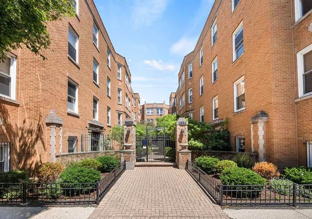 Photo 2 of Condo for sale at 536 W Belmont Ave #2S, Chicago, IL 60657 | MLS# 12730734 | Listing updated on 2026-09-15