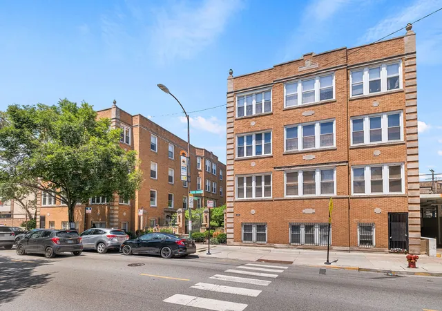 Photo 3 of Condo for sale at 536 W Belmont Ave #2S, Chicago, IL 60657 | MLS# 12730734 | Listing updated on 2026-09-15