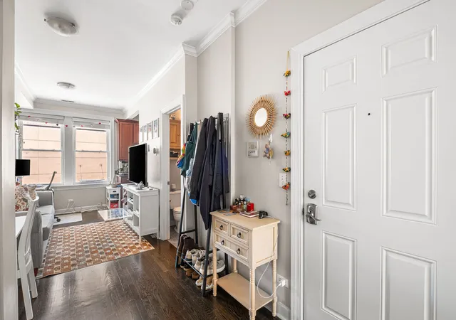 Photo 4 of Condo for sale at 536 W Belmont Ave #2S, Chicago, IL 60657 | MLS# 12730734 | Listing updated on 2026-09-15