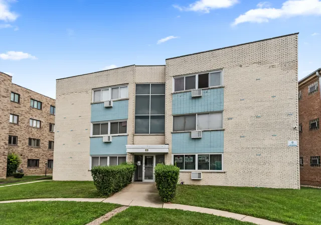 Photo 1 of Condo for sale at 8203 Niles Ctr Rd #3C, Skokie, IL 60077 | MLS# 12730761 | Listing updated on 2026-09-01