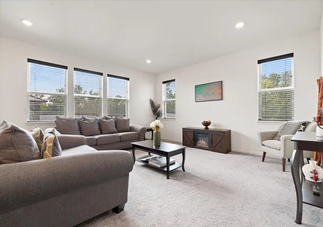 Photo 2 of Single family home for sale at 28609 Augusta Ln, Lakemoor, IL 60051 | MLS# 12730764 | Listing updated on 2026-08-25
