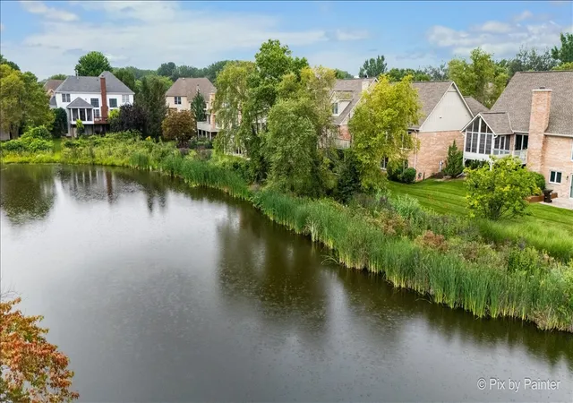 image of 836 Wedgewood Dr, Crystal Lake, IL 60014 | MLS# 12730773