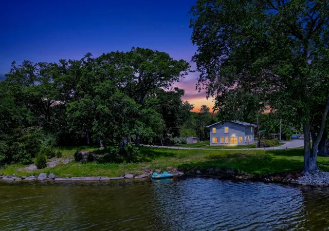 Photo 1 of Single family home for sale at 172 E Lakeview Ave, Round Lake Beach, IL 60073 | MLS# 12730776 | Listing updated on 2026-08-17