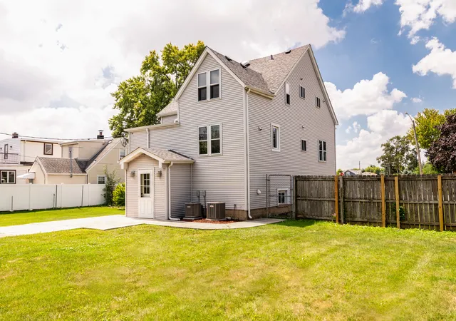 Listing Photo 5 - Condo for sale in building located at 4829 Forster Ave, Schiller Park, IL 60176