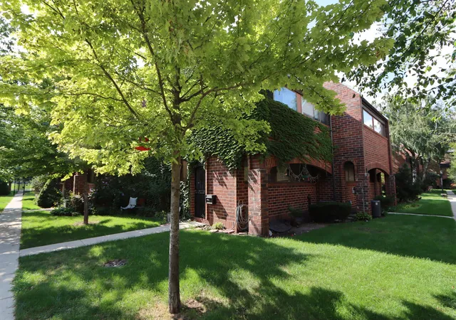 3rd image of 841 S Racine Ave #C, Chicago, IL 60607 | MLS# 12730836