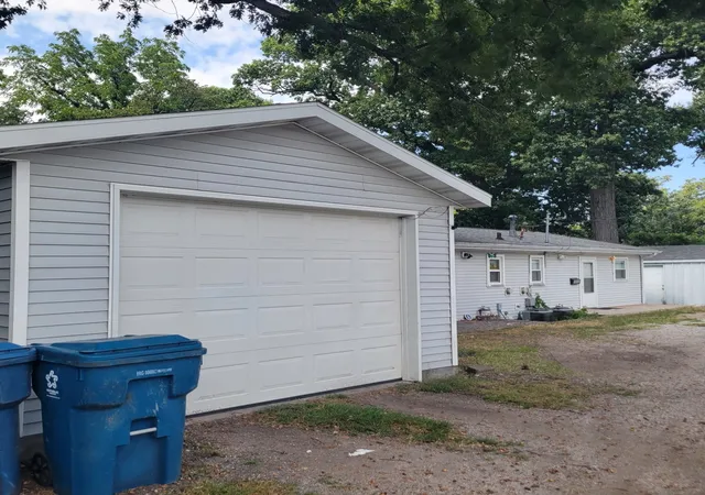 Photo 3 of Multi family home for sale at 2542   2544 6th St Ct, East Moline, IL 61244 | MLS# 12730846 | Listing updated on 2026-10-06