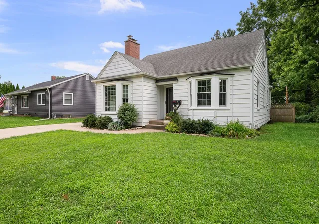 Photo 3 of Sale Pending at 2324 15th Avenue, Moline, IL 61265 | MLS# 12730850 | Listing updated on 2026-09-04