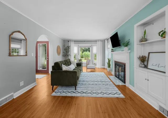 Photo 4 of Sale Pending at 2324 15th Avenue, Moline, IL 61265 | MLS# 12730850 | Listing updated on 2026-09-04