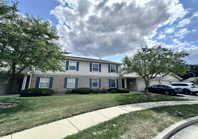 1st image of 1011 Sommerset Ct #A, Elgin, IL 60120 | MLS# 12730859
