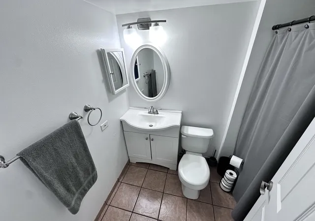 image of 1011 Sommerset Ct, Elgin, IL 60120