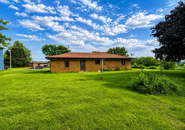 Photo 2 of Single family home for sale at 1721 E 1st Street, Streator, IL 61364 | MLS# 12730881 | Listing updated on 2026-08-31