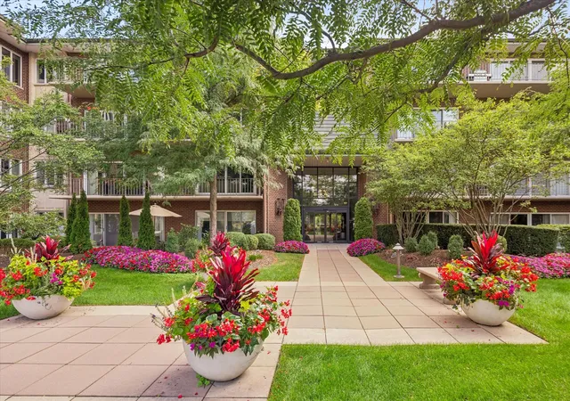 Photo 1 of Condo for sale at 5 Oak Brk Clb Dr #S304, Oak Brook, IL 60523 | MLS# 12730957 | Listing updated on 2026-09-25