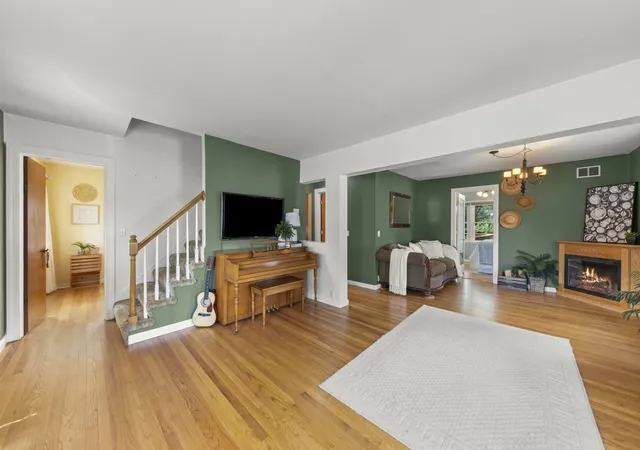 Photo 2 of Single family home for sale at 306 N La Londe Ave, Lombard, IL 60148 | MLS# 12730976 | Listing updated on 2026-09-15